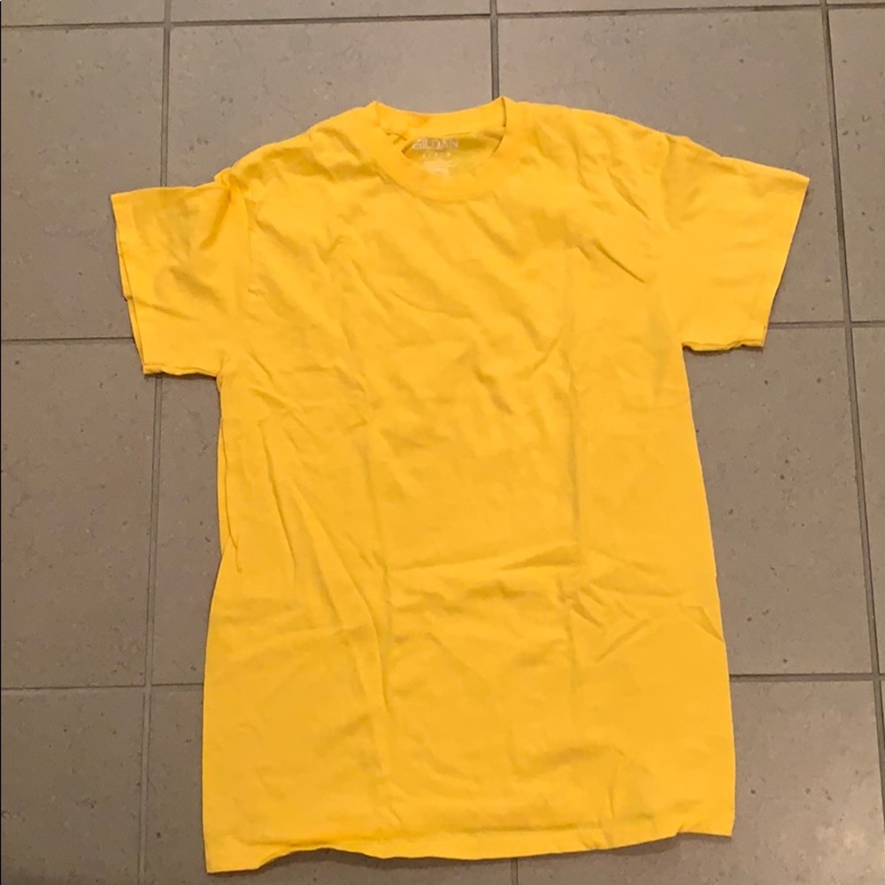 plain yellow t-shirt!